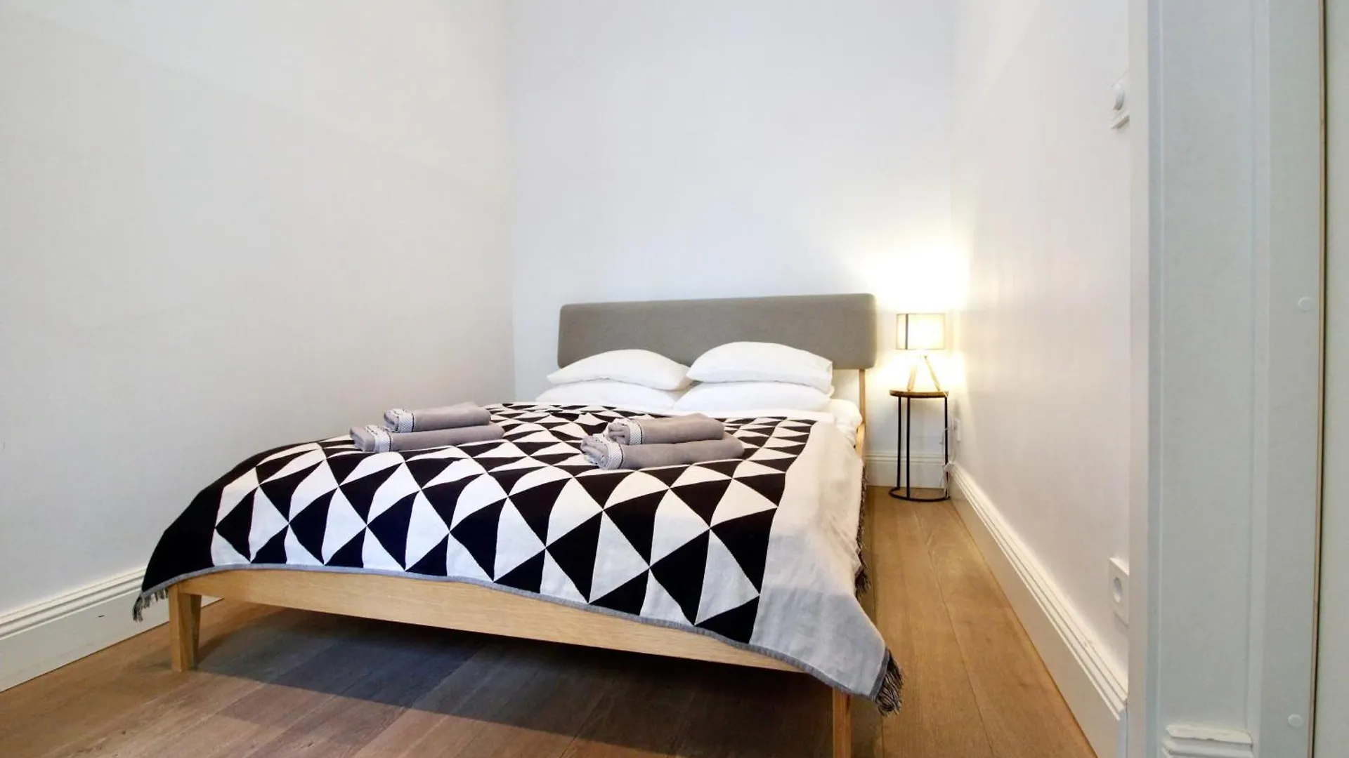 아파트 Urban Oasis In Neubau With Cozy Fireplace 비엔나