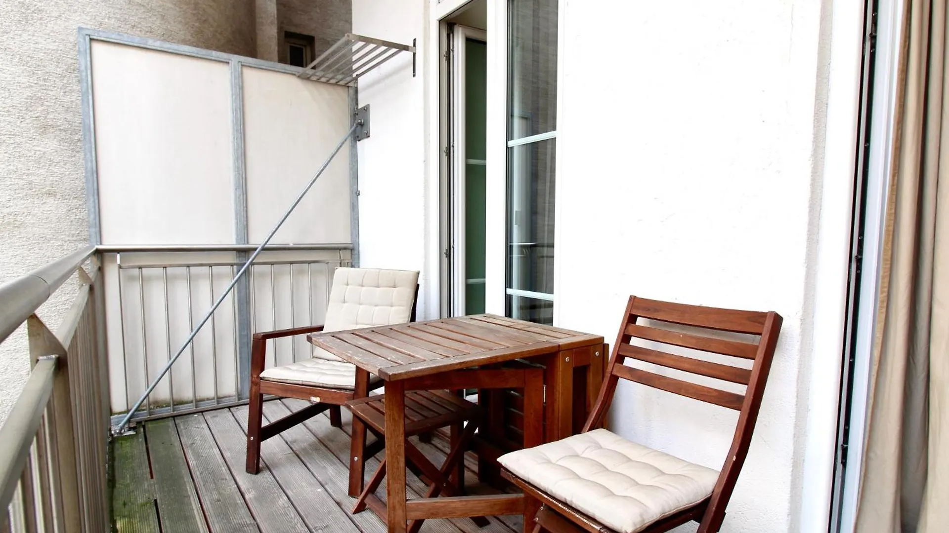Urban Oasis In Neubau With Cozy Fireplace 비엔나 0*,