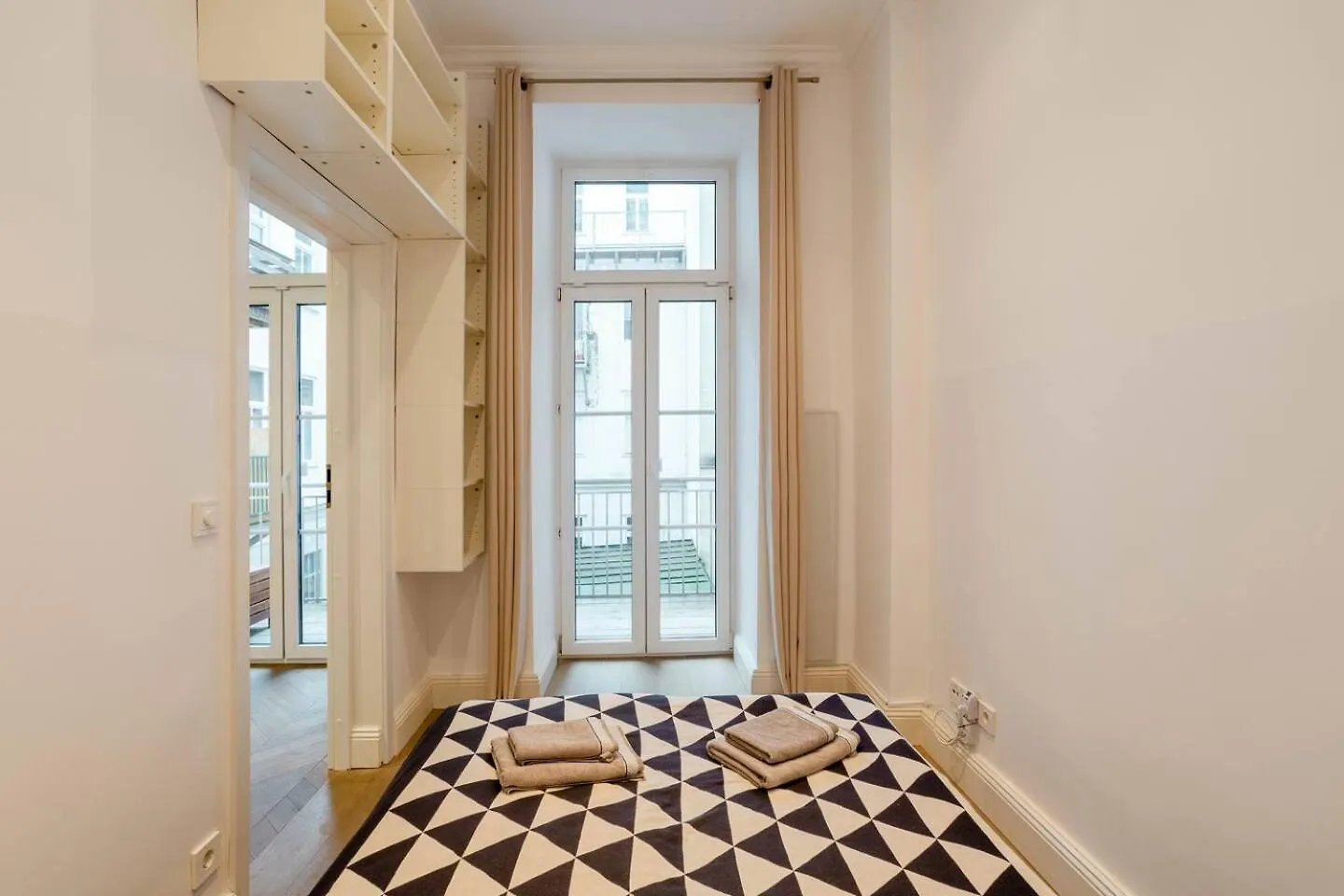 Urban Oasis In Neubau With Cozy Fireplace Viena
