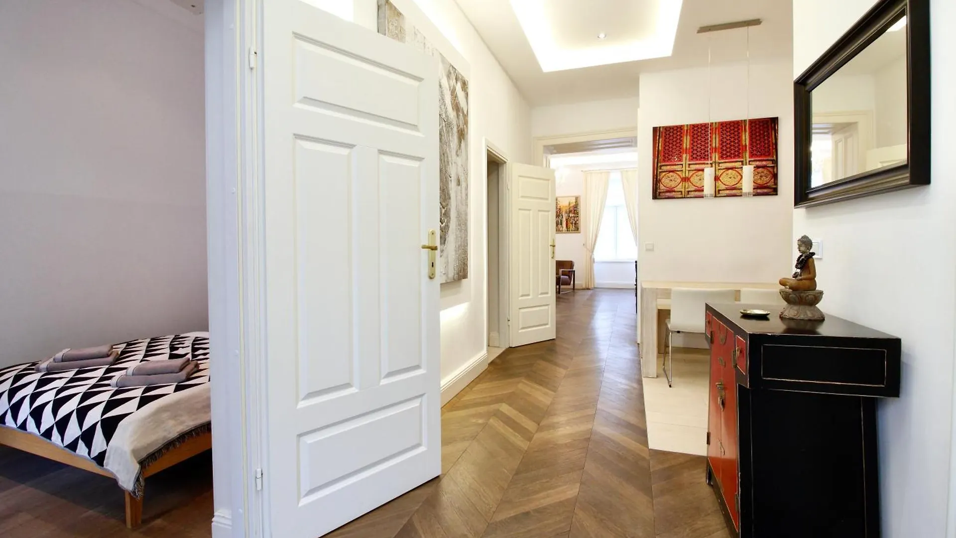 Urban Oasis In Neubau With Cozy Fireplace Viena Apartament